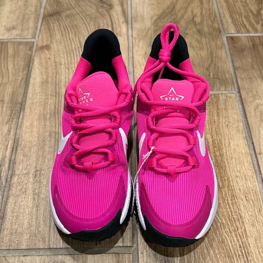 Nike Star Runner 04 - BRAND NEW